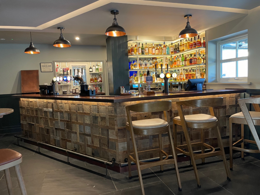 Copper Bar Top – Loch Ness Inn